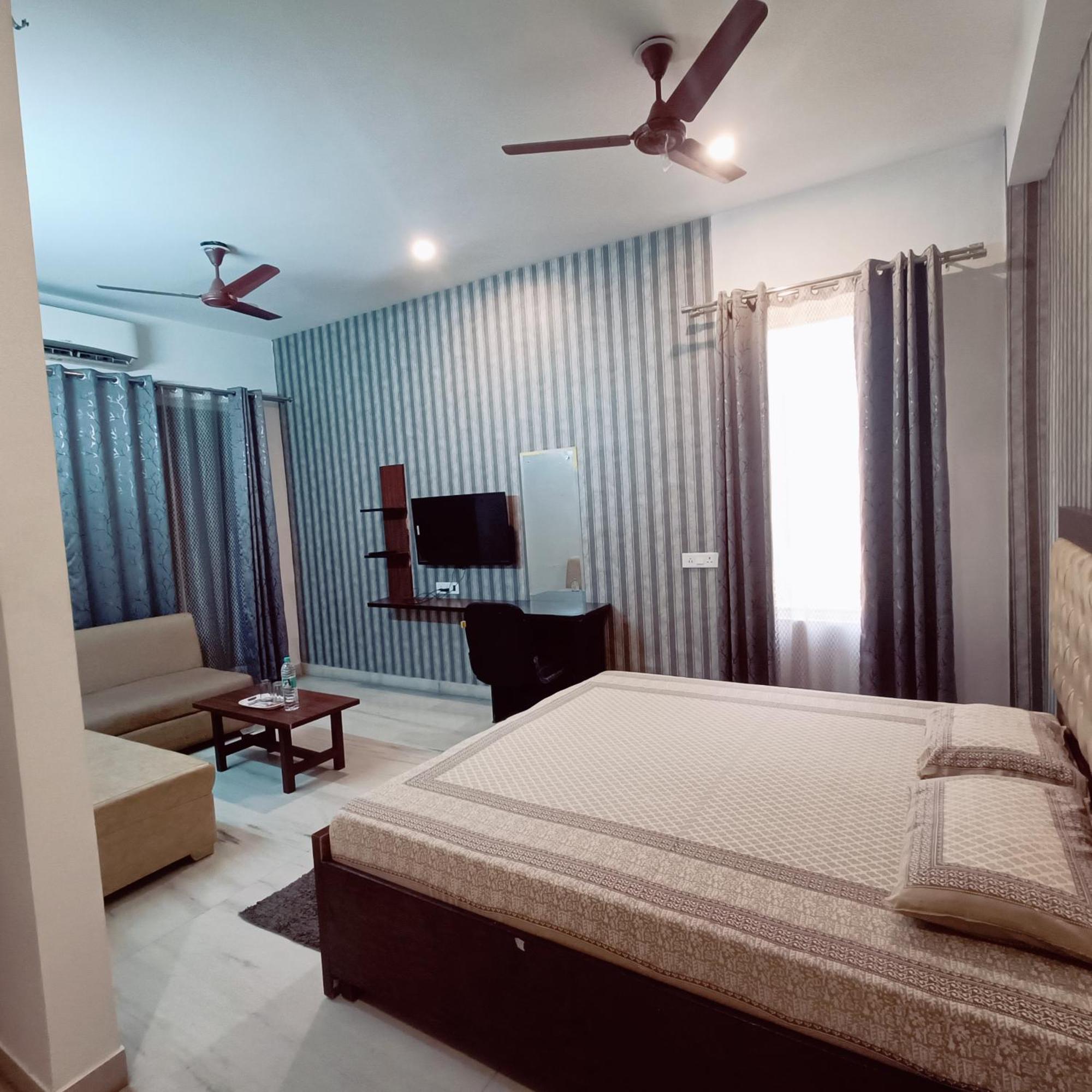 Mi Casa Sector 47 Apartment Gurgaon Luaran gambar