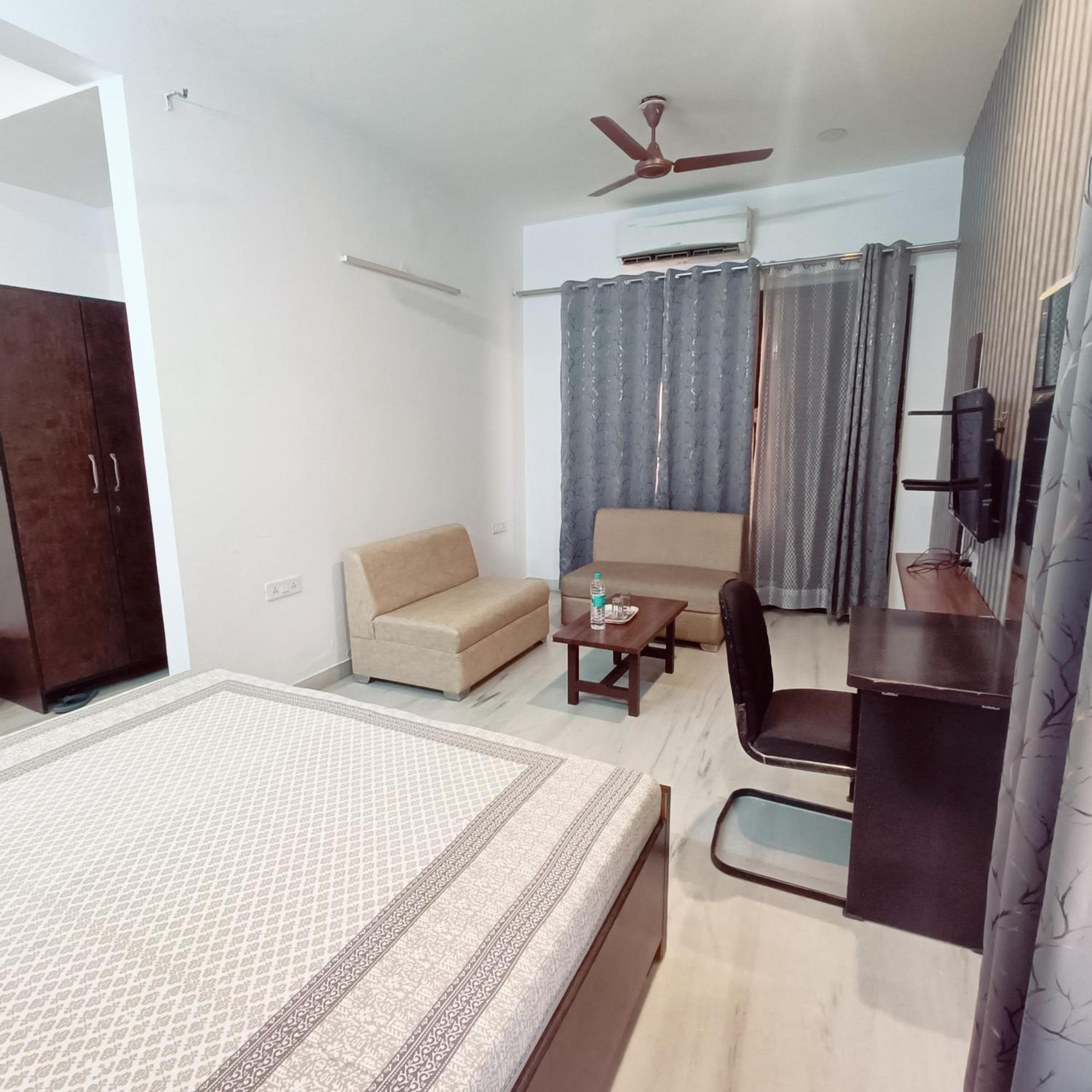 Mi Casa Sector 47 Apartment Gurgaon Luaran gambar